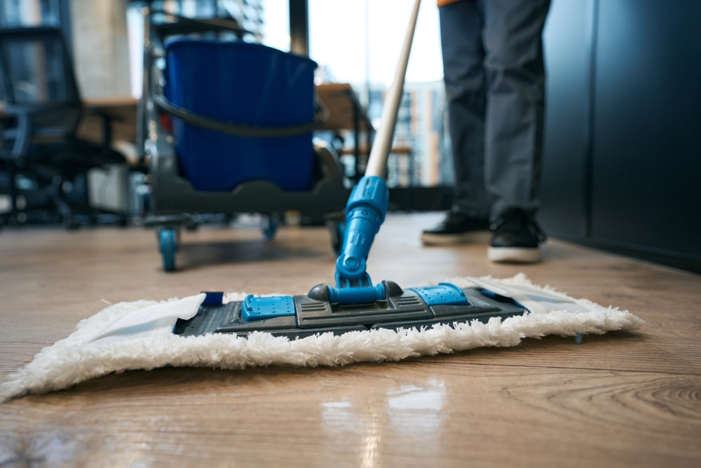 Work,Of,Cleaning,Company,Specialists,In,The,Coworking,Area